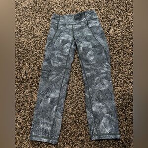 Lululemon time to sweat 23” size 6 leggings